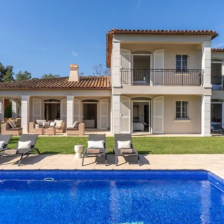 Quatre * Grimaud